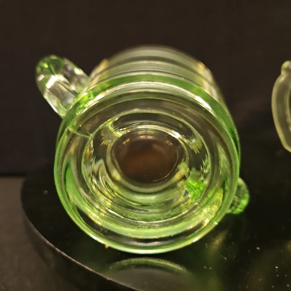 Vintage Uranium Green Glass Creamer‎ and Sugar Set